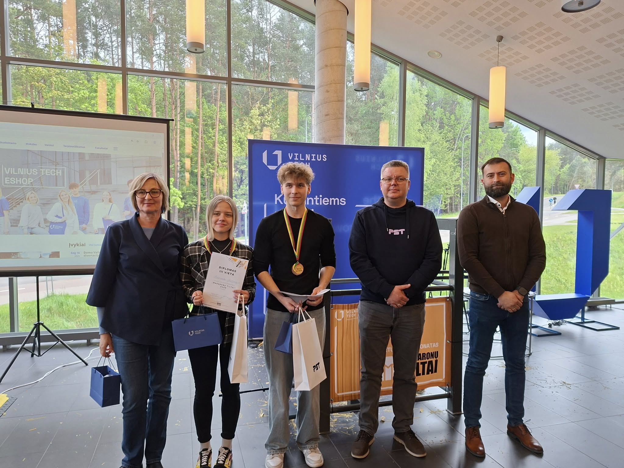 Makaronų tiltų finalas – sveikiname IV-okų komandą!
