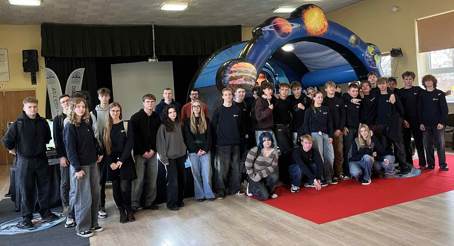 Gimnazijoje – kelionė į kosmosą per kultūrą ir dirbtinį intelektą