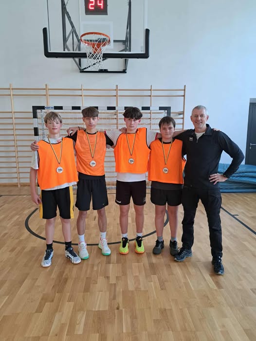 I klasių gimnazistai iškovojo III vietą 3×3 krepšinio turnyre