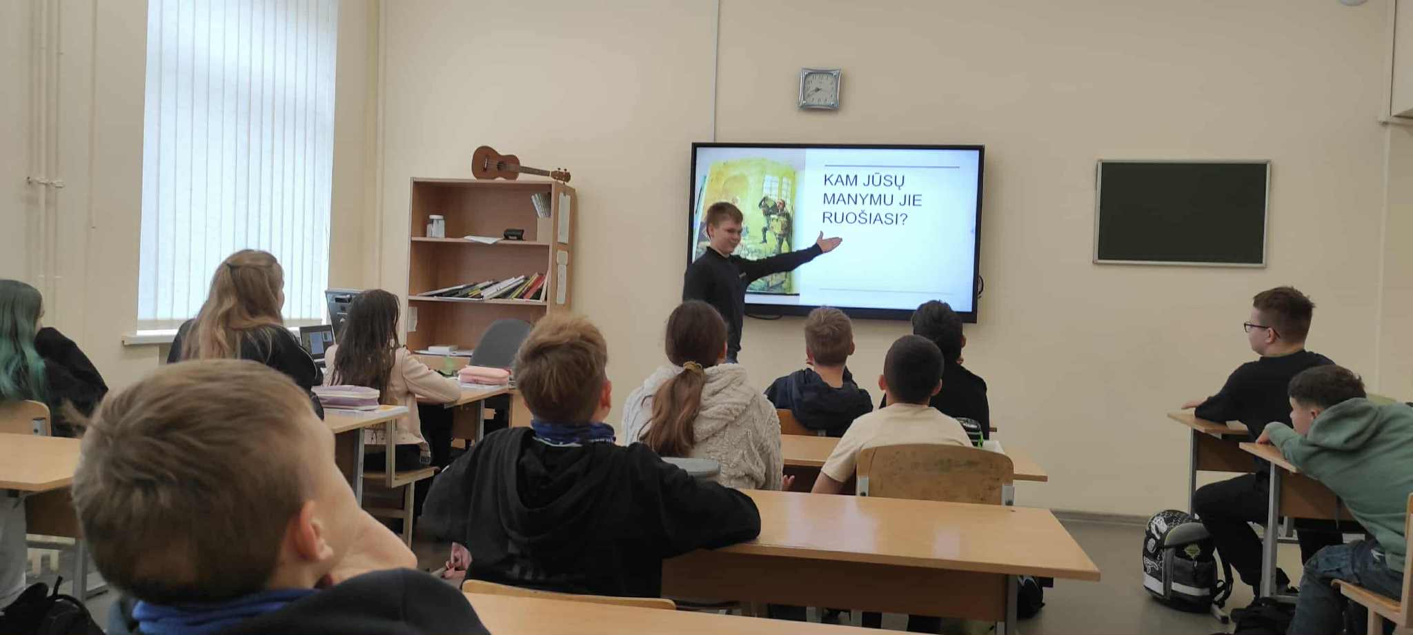 Mokytojo kailyje: šeštoko pamoka klasės draugams