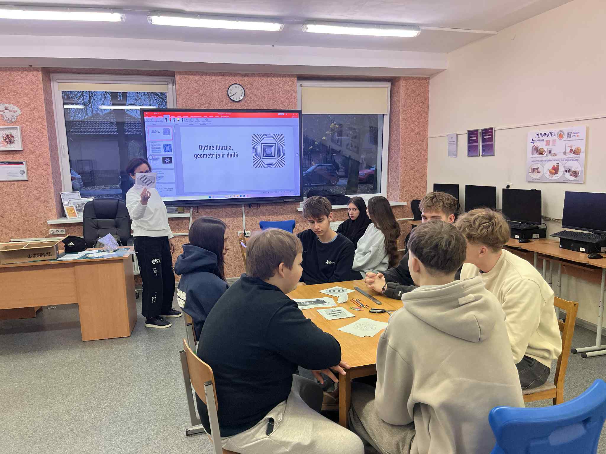 Edukacinis užsiėmimas „Optinė iliuzija, geometrija ir dailė“