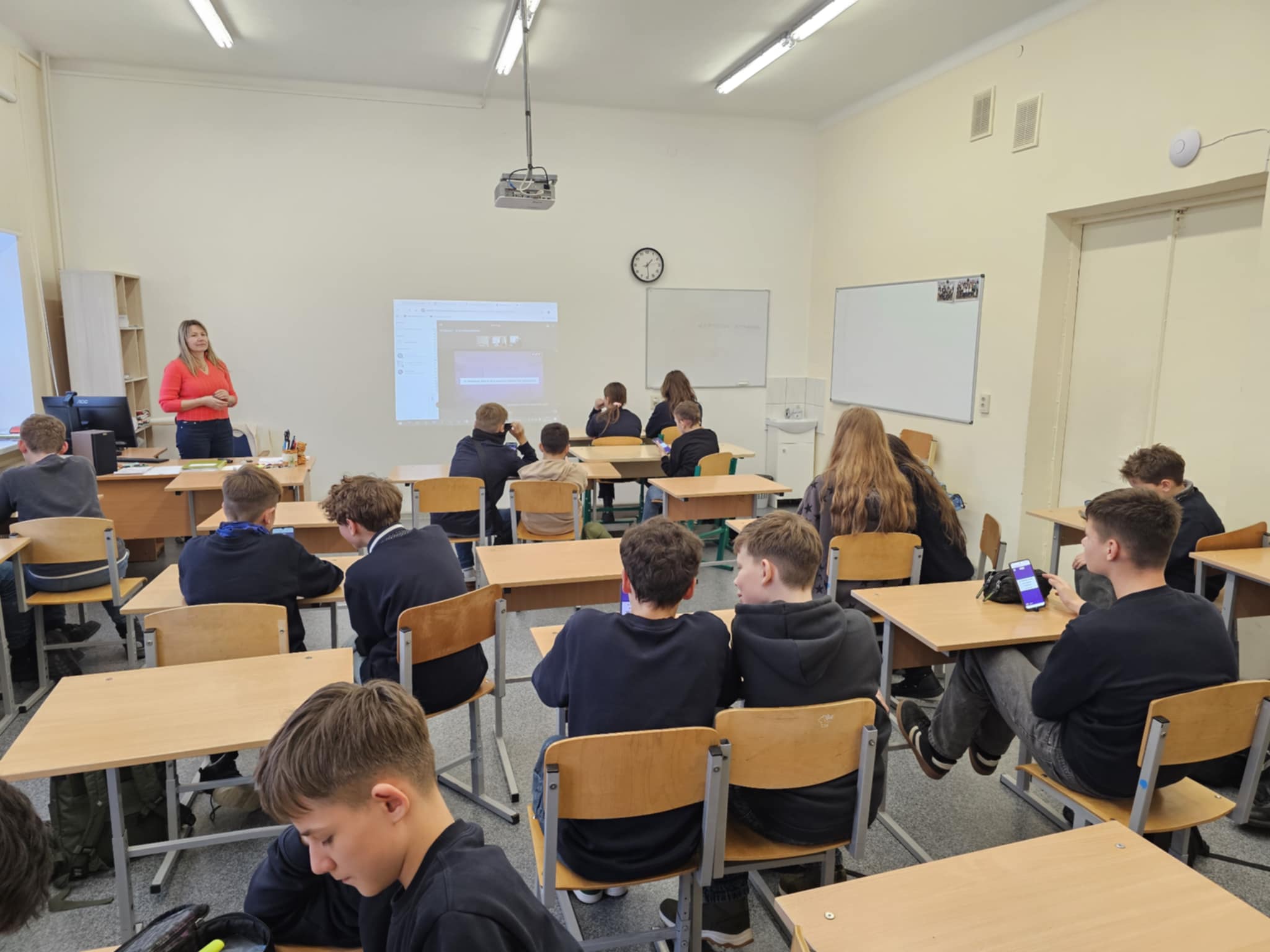 Tarptautinis ryšys, gimdantis idėjas: eTwinning projektas šeštokams „Build your European School“