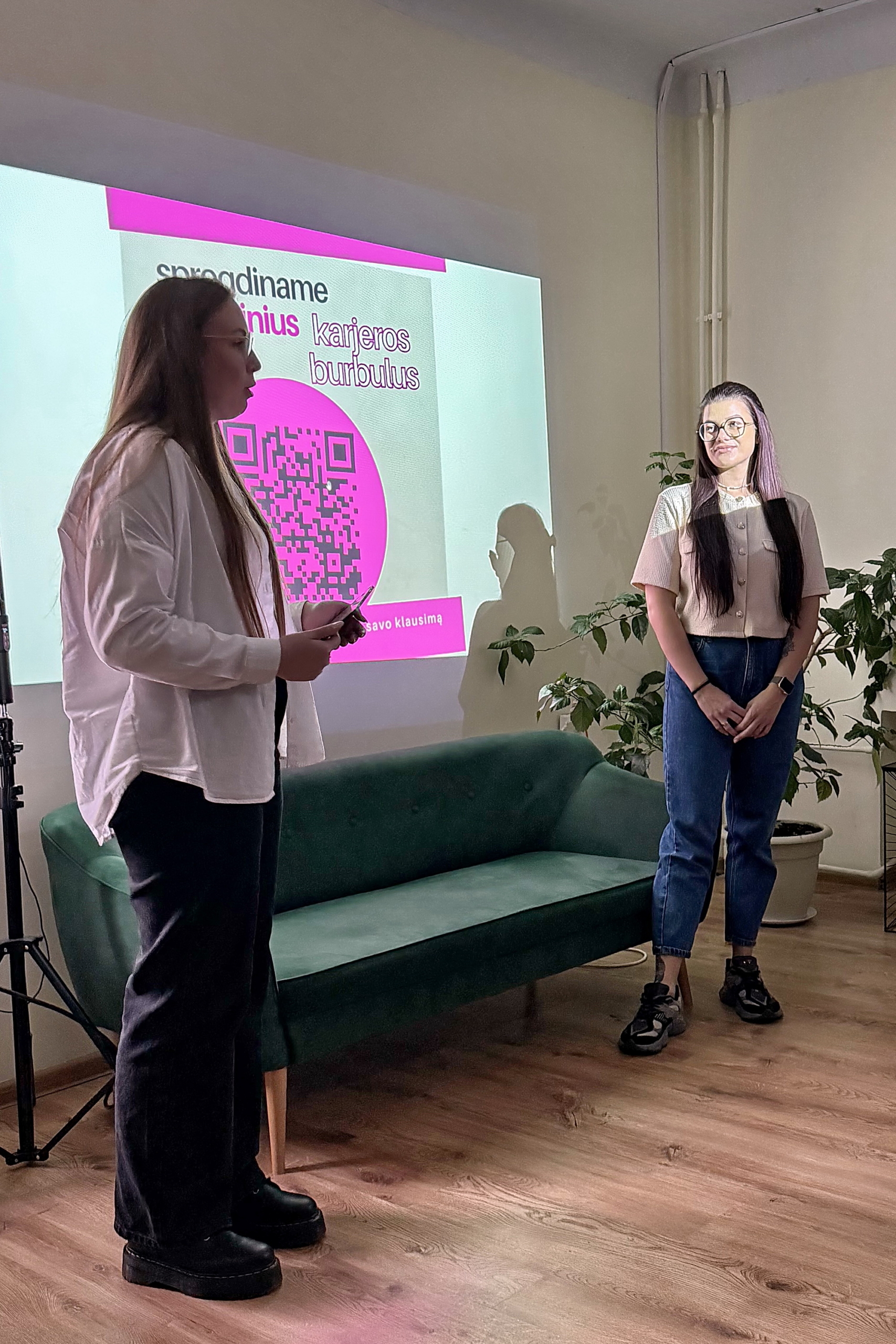 Ar slaugytojos darbas – tik mygtukų spaudymas ir vaistų dalinimas?